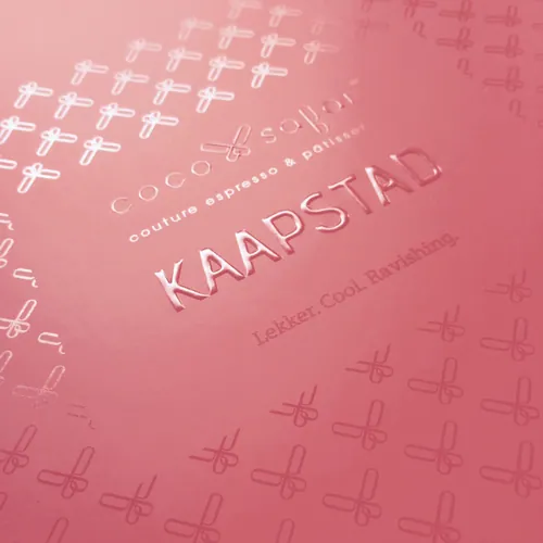 Coco Safar carton in pink with embossed pattern